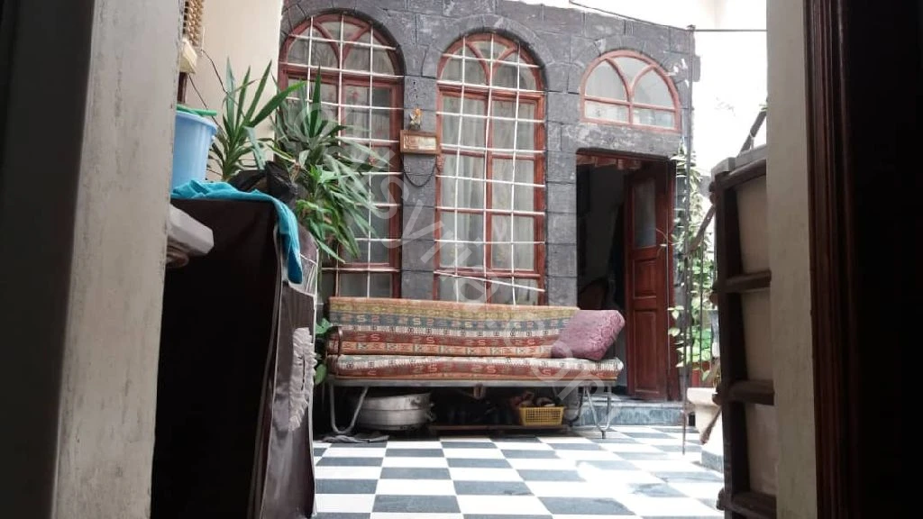 للبيع منزل عربي 75م في باب توما