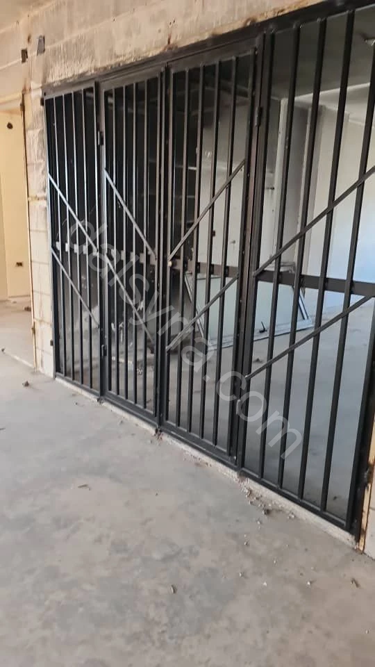 للبيع مكتب تجاري 28م في باب هود