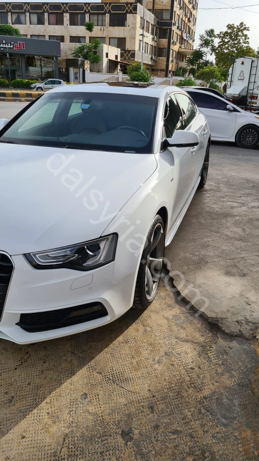 ابحث عن عمل سائق خاص لدى عائلة لدي خبرة كبيرة