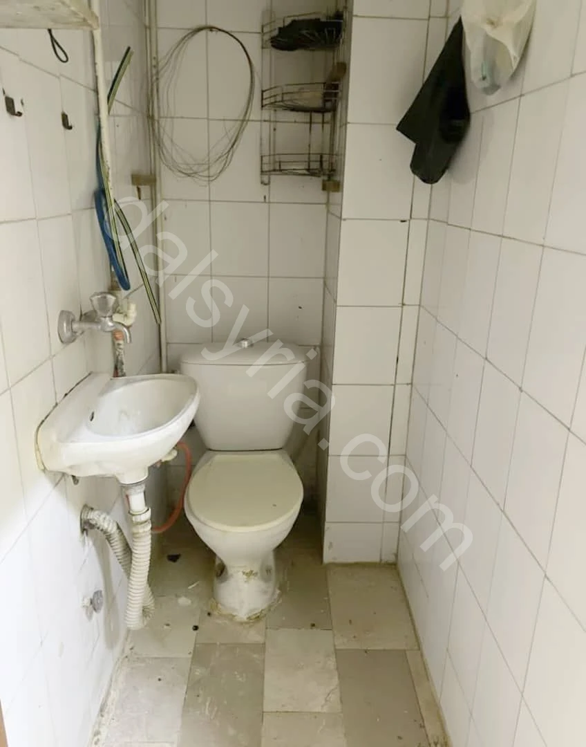 للبيع مكتب تجاري 20م في البحصة مقابل فندق فينيسيا