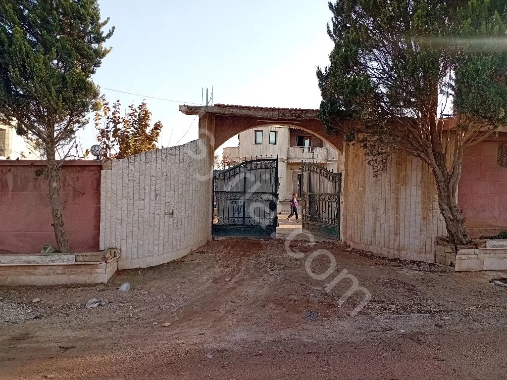 للبيع مزرعة 3000م في حمص