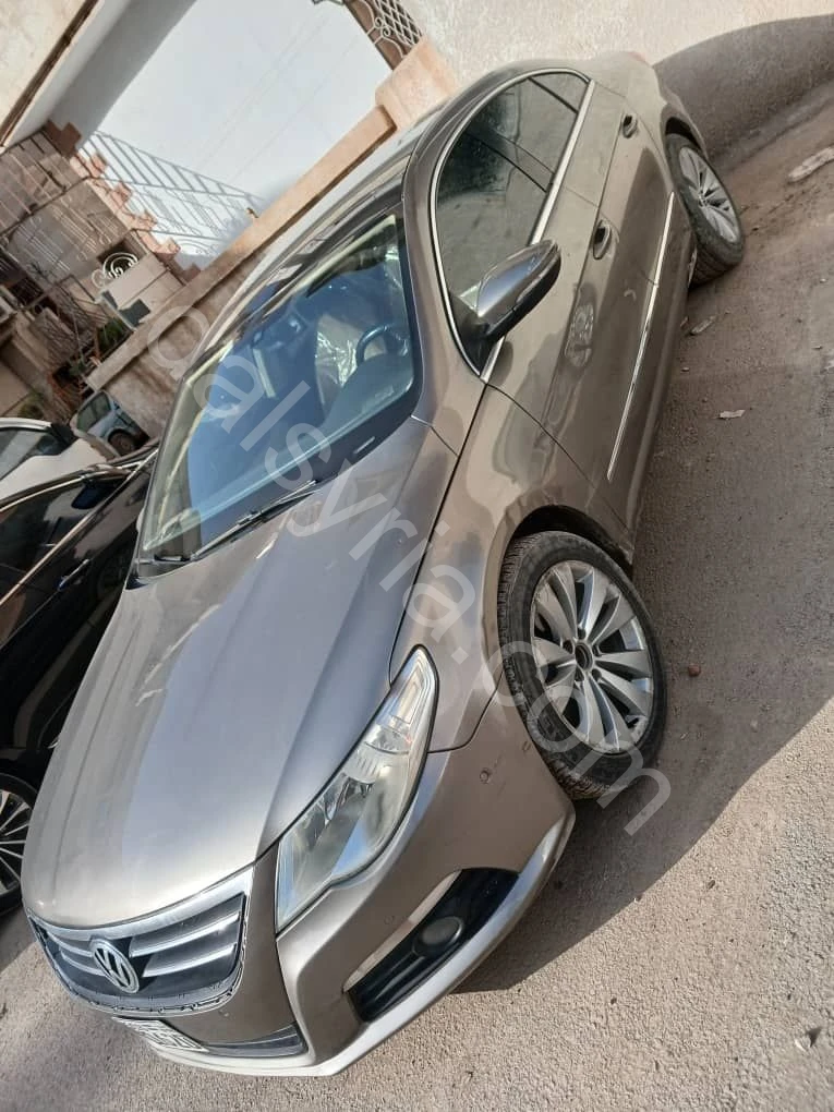 للبيع فولكس فاغن باسات 2012