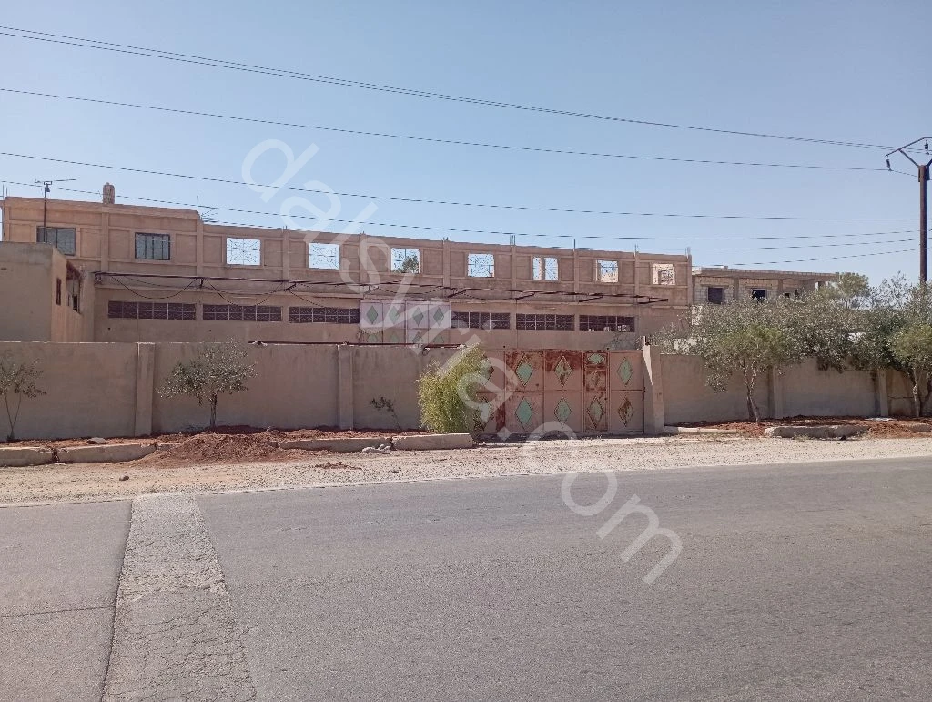 للإيجار مستودع 1500م على طريق درعا