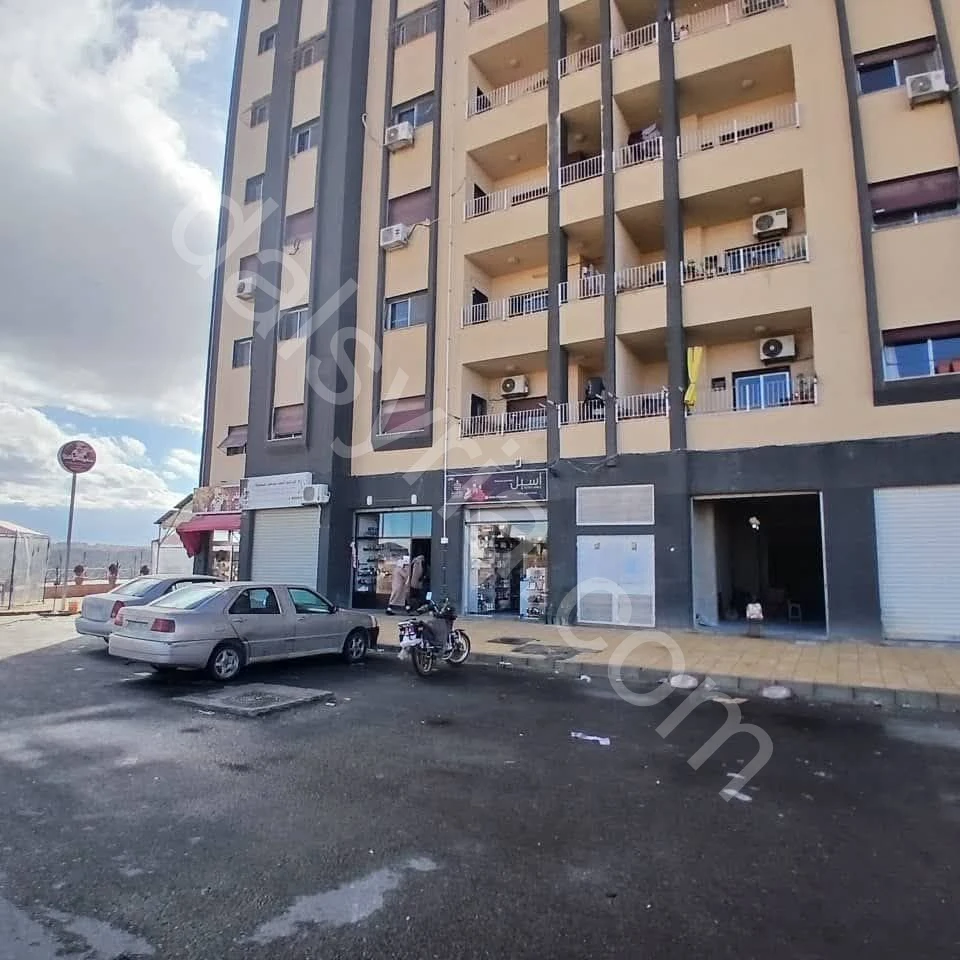 للبيع شقة تجارية 150م في الهامة