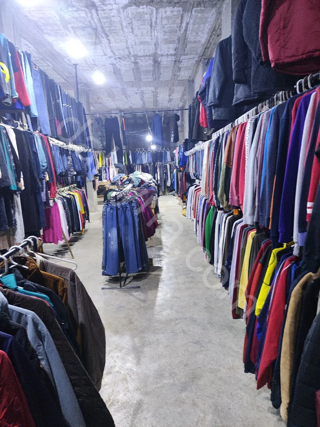 للبيع محل وقبو 200م في حماة المدينة