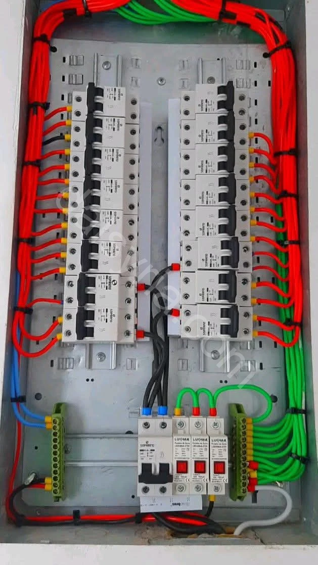 تنفيذ كافة اعمال الكهرباء المنزلية الخارجية والداخلية