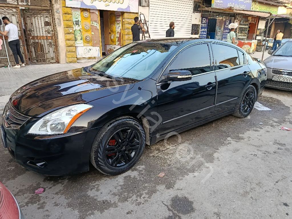 للبيع نيسان التيما 2011