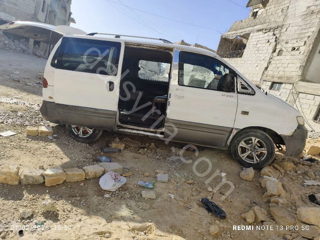 للبيع فان ستاريا 2000