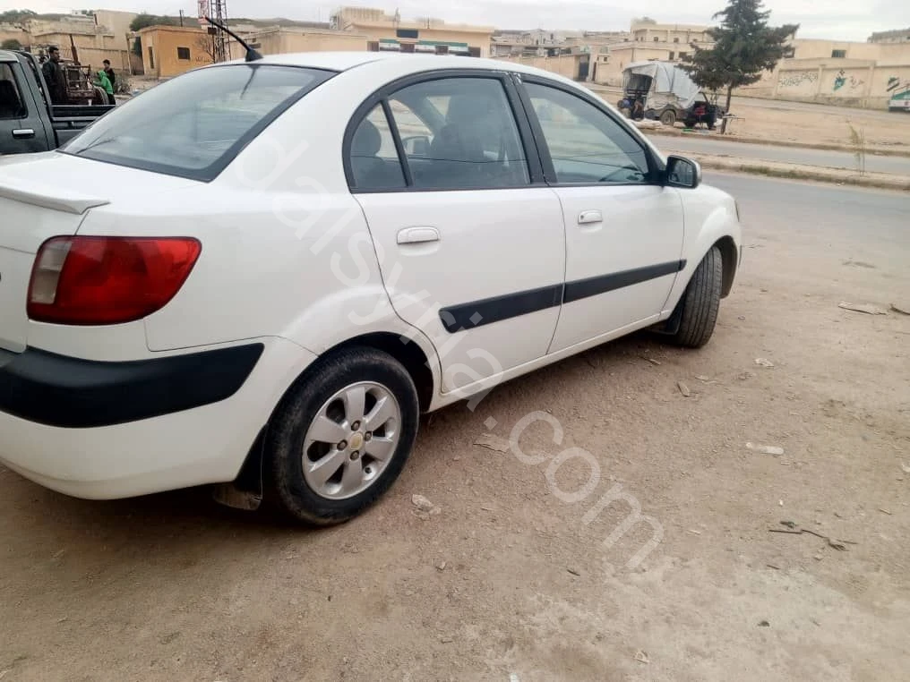 للبيع كيا ريو 2011