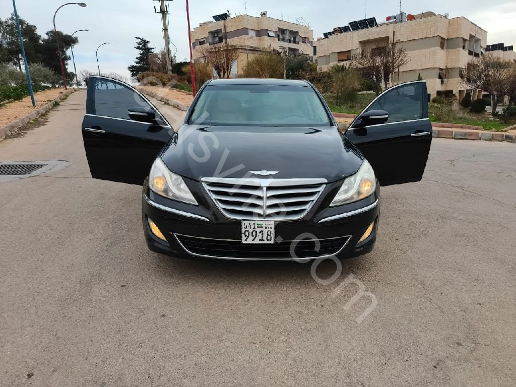 للبيع هيونداي جينسيس 2014