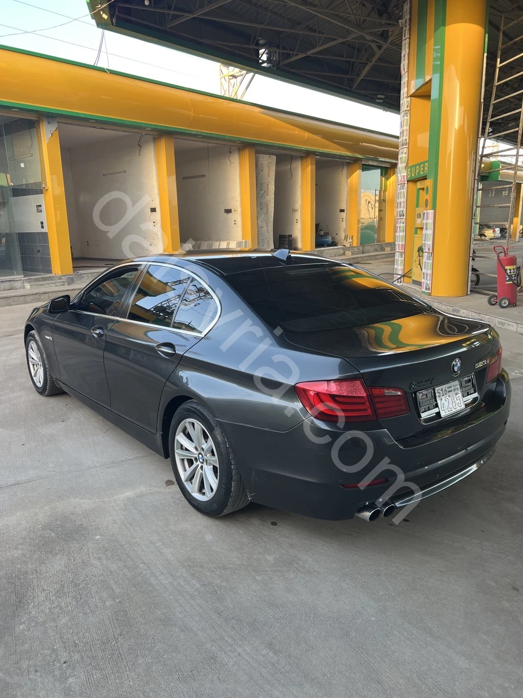 للبيع بي ام دبليو 523i 2011