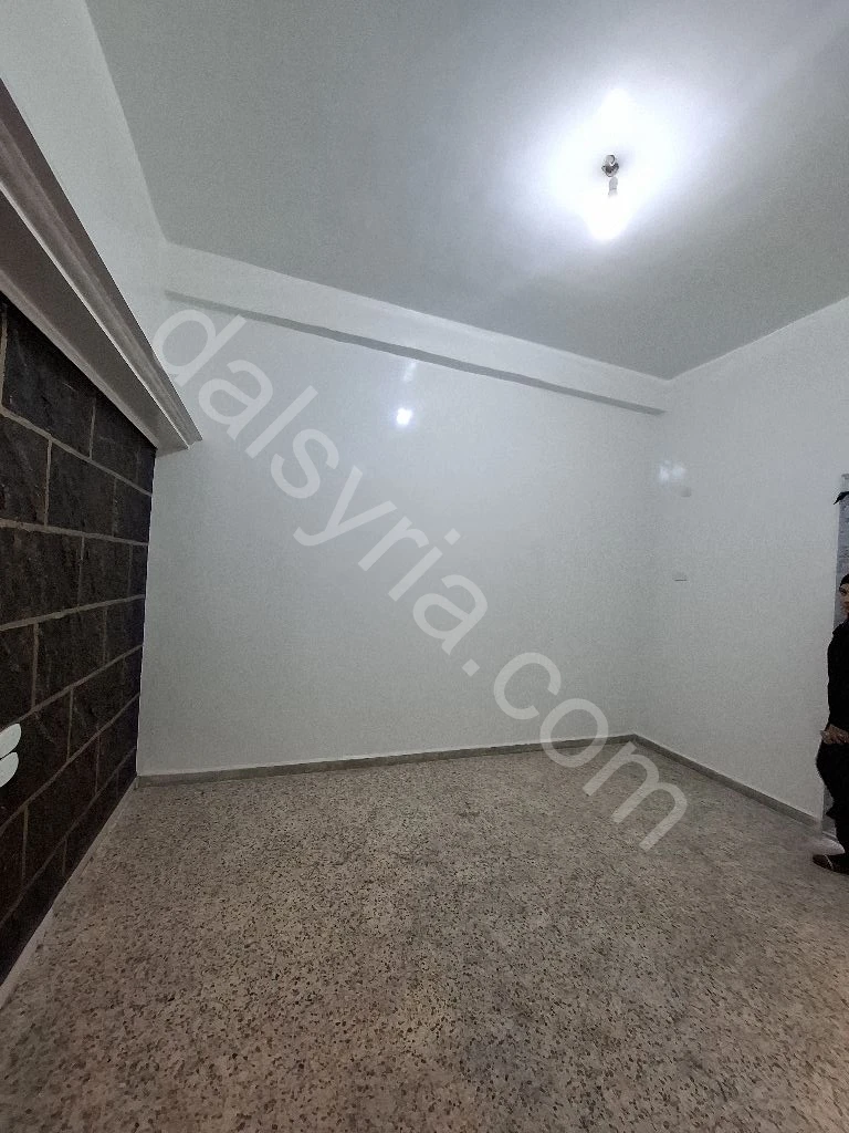 للبيع شقة 50م في المشهد