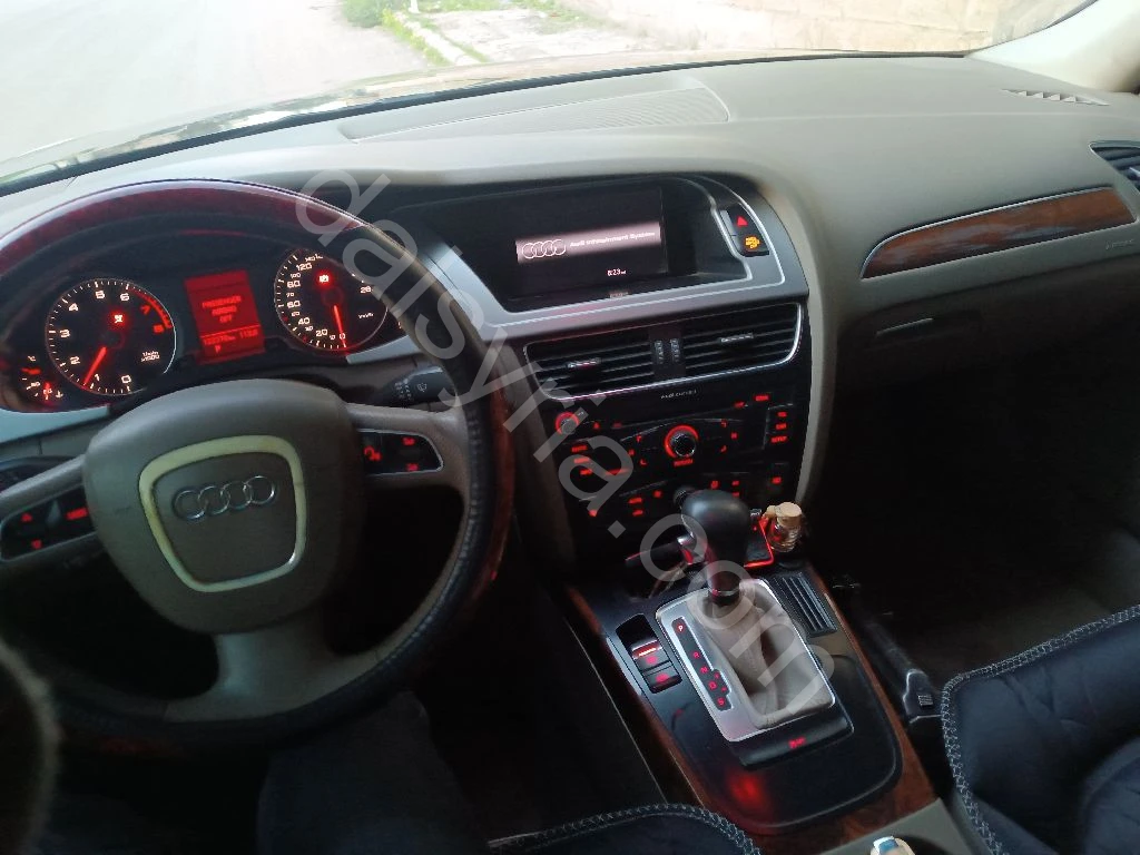 للبيع اودي A4 2011