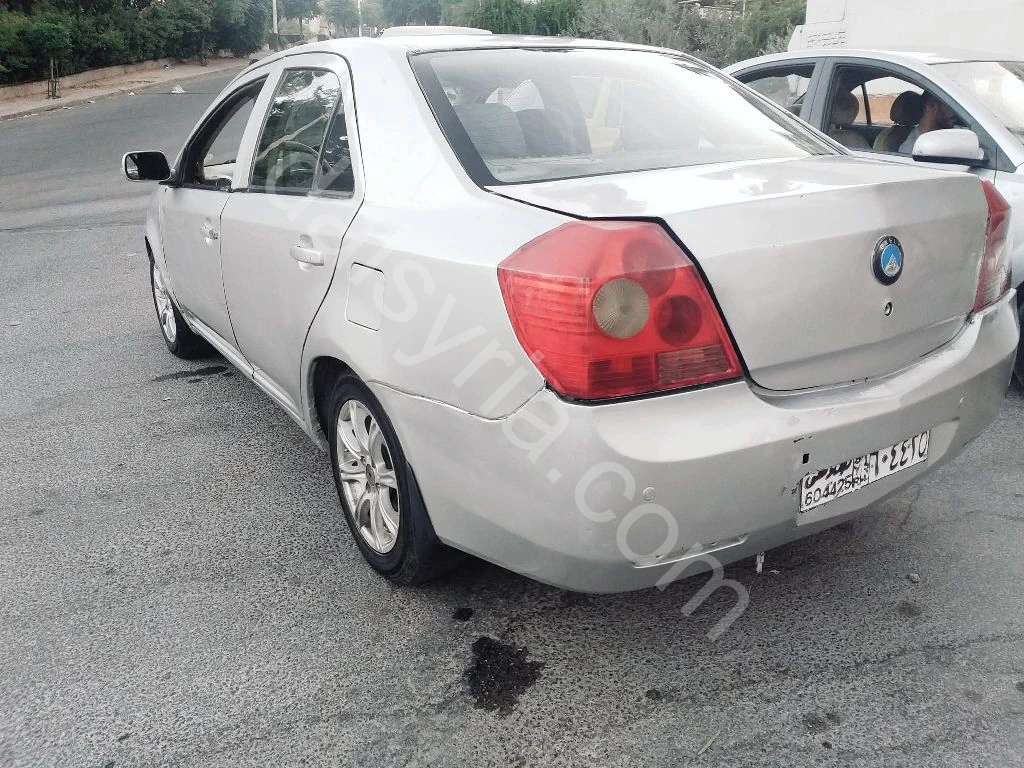 للبيع جيلي فيجون 2006