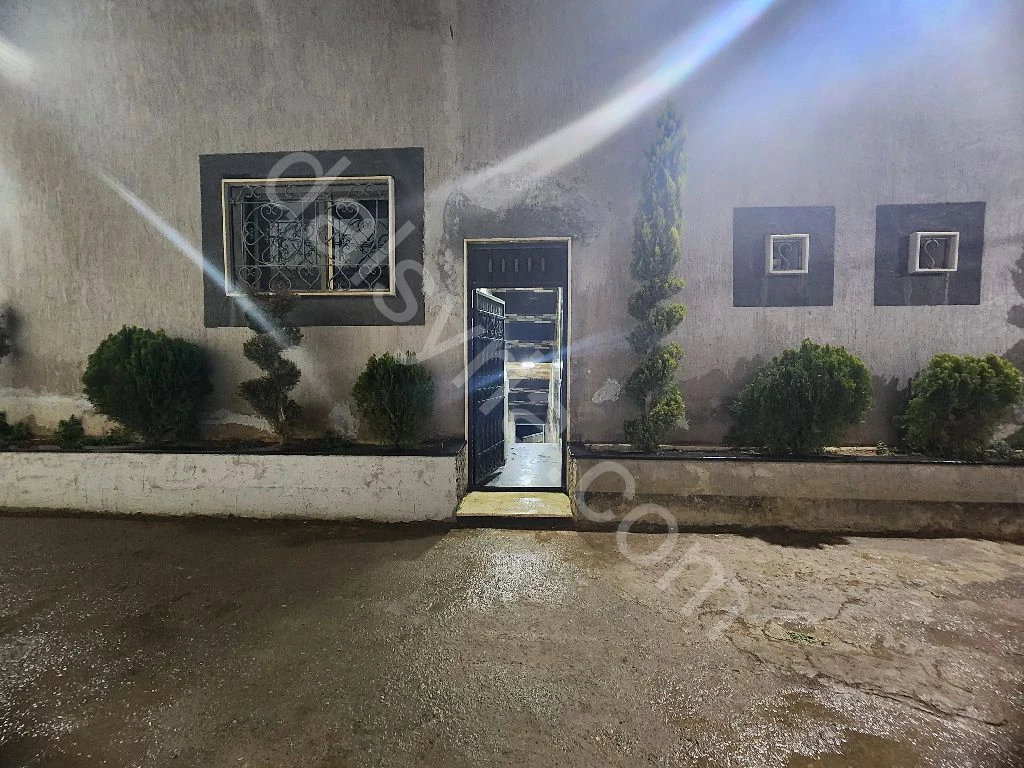 للإيجار قبو 250م في عقربا