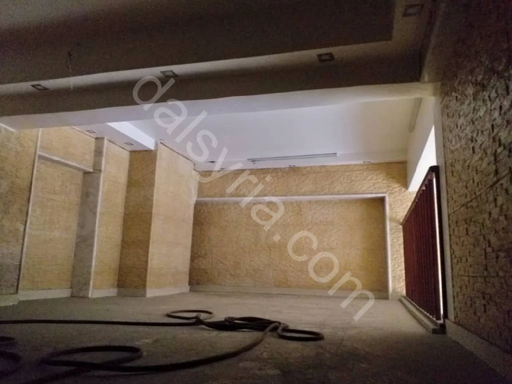 للبيع محل 90م في البرامكة