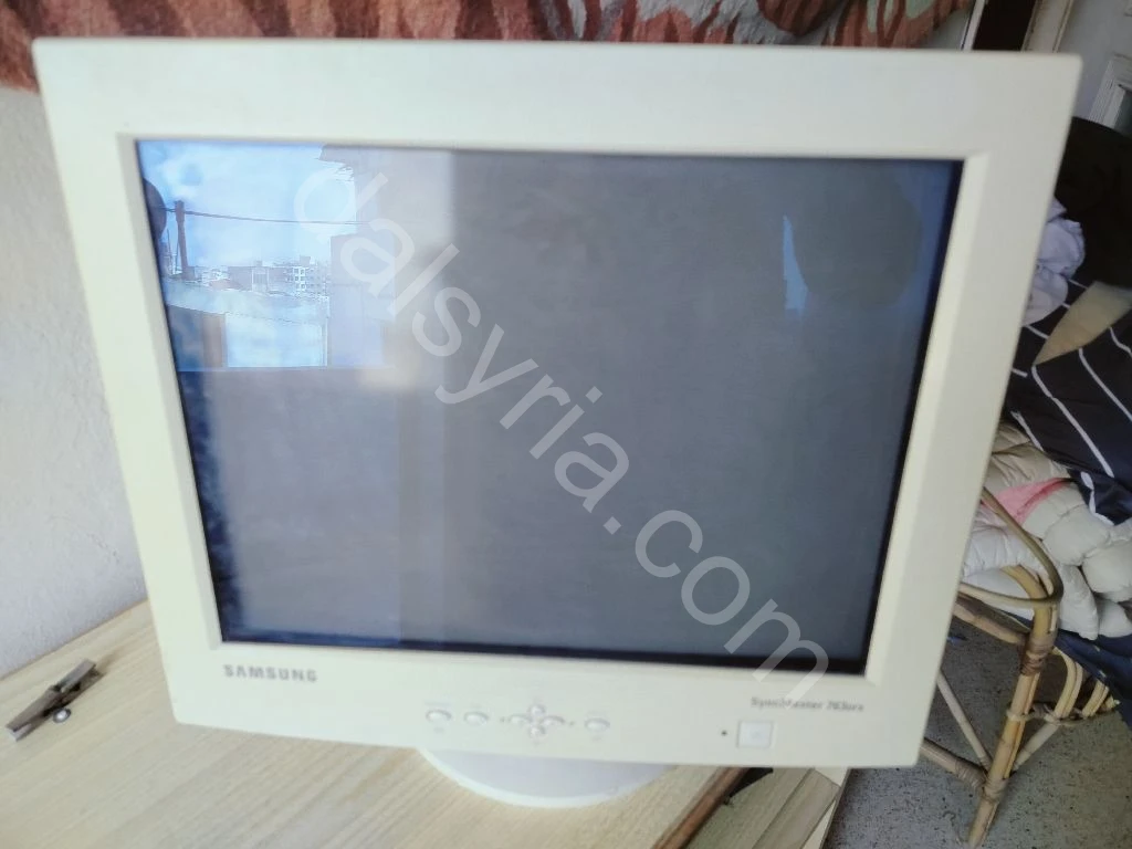 شاشة كمبيوتر مدفع الكتروني