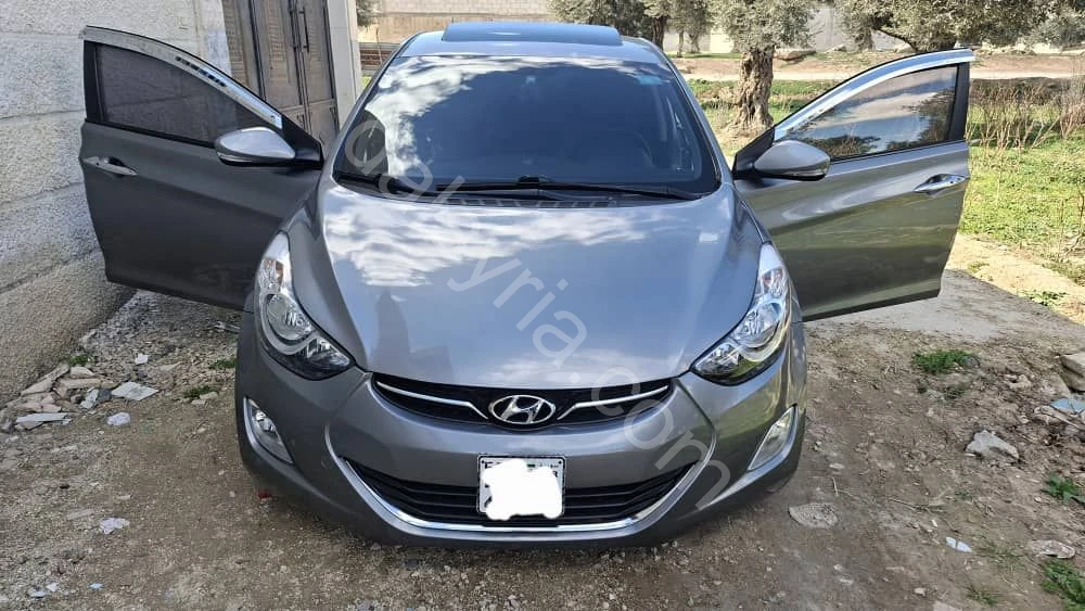 للبيع هيونداي النترا 2012