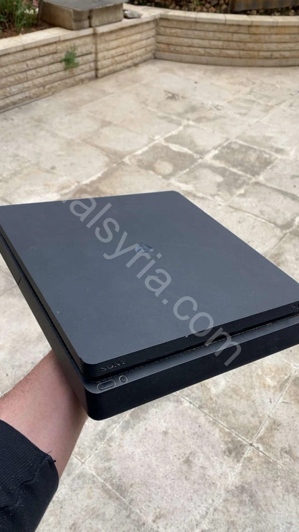 للبيع بلايستيشن فور