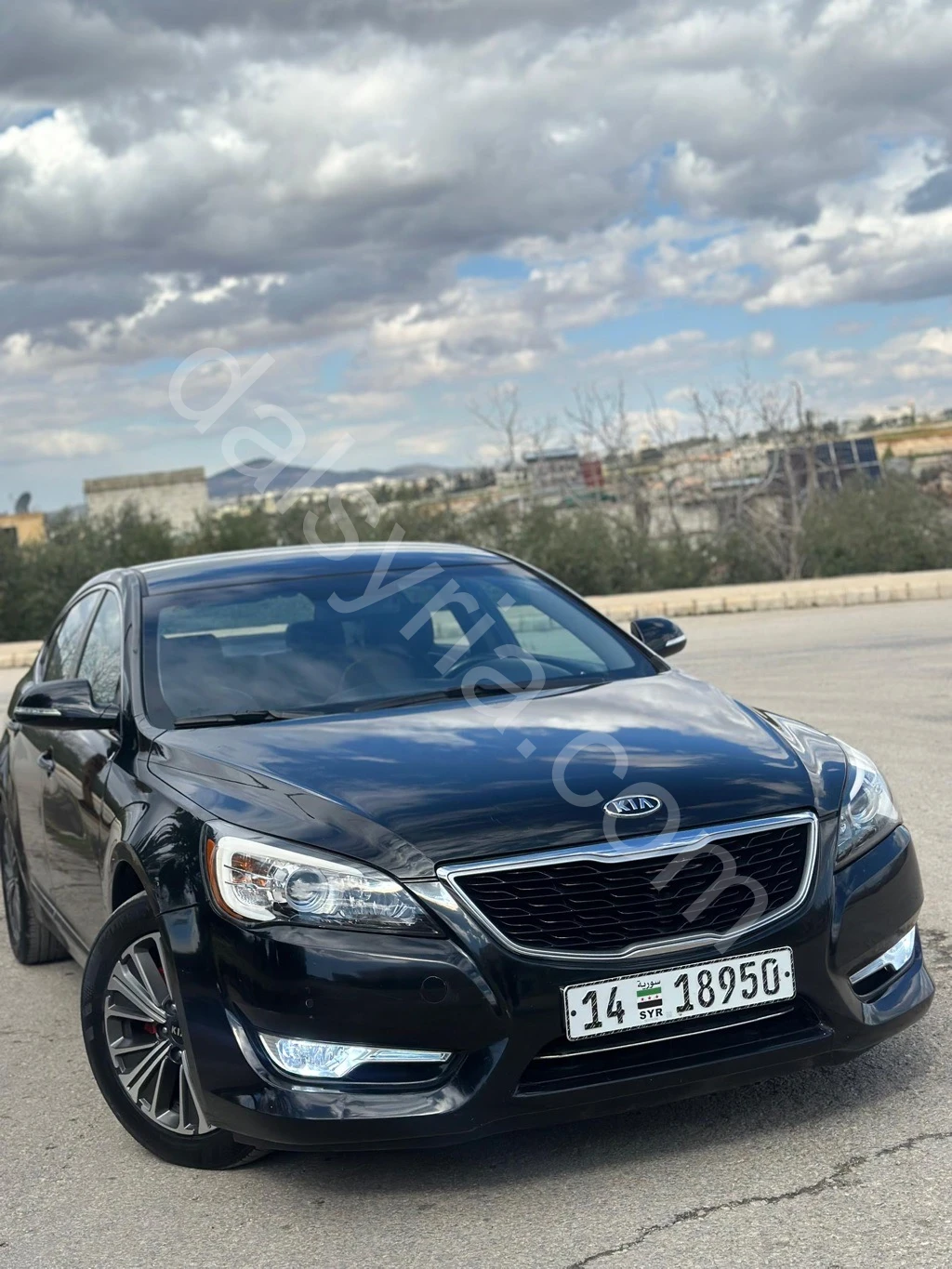 للإيجار كيا كادينزا 