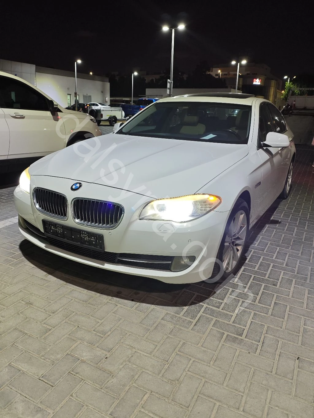 للبيع بي ام دابليو 523i 2011