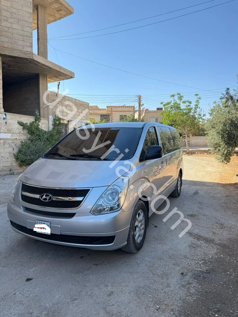 فان سياحي حديث للتعاقد في مجال النقل والمواصلات