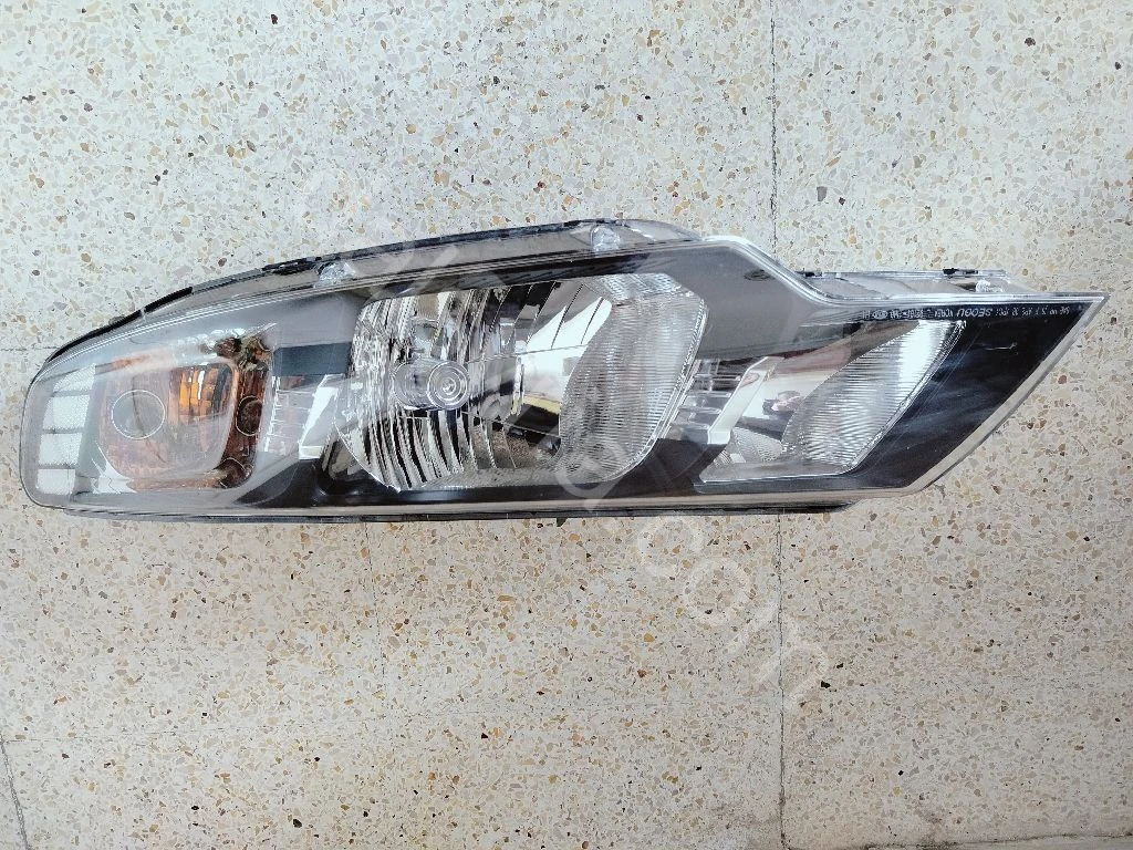 ضو سيارة كيا فورتي