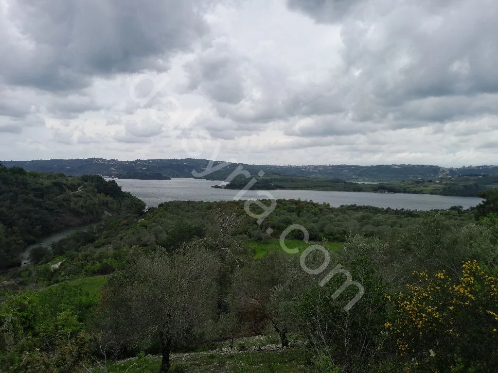 للبيع ارض 3.6 دونم على بحيرة مشقيتا تصلح فيلات