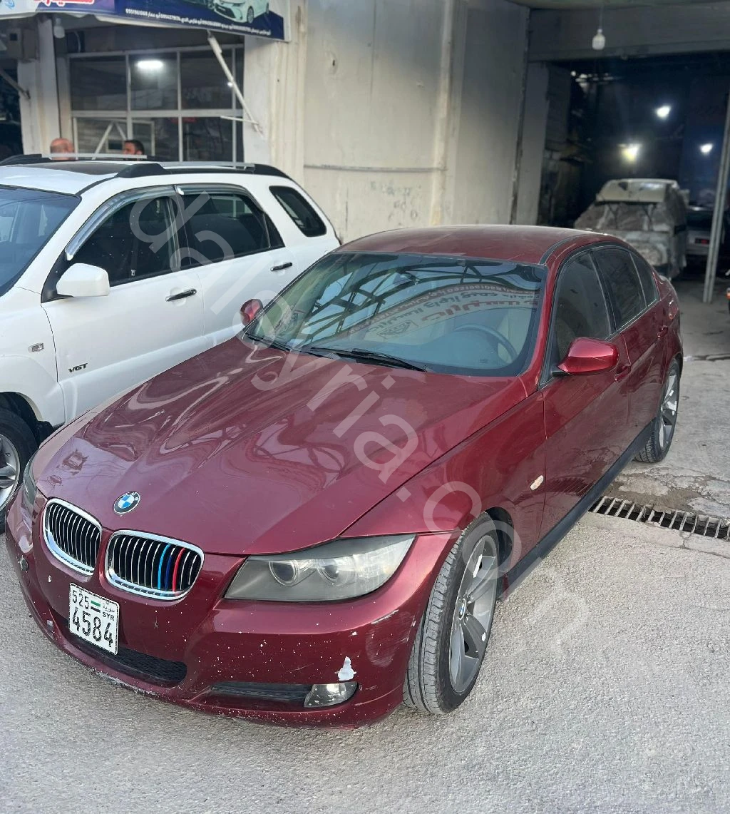 للبيع بي أم دبليو 320i 2011