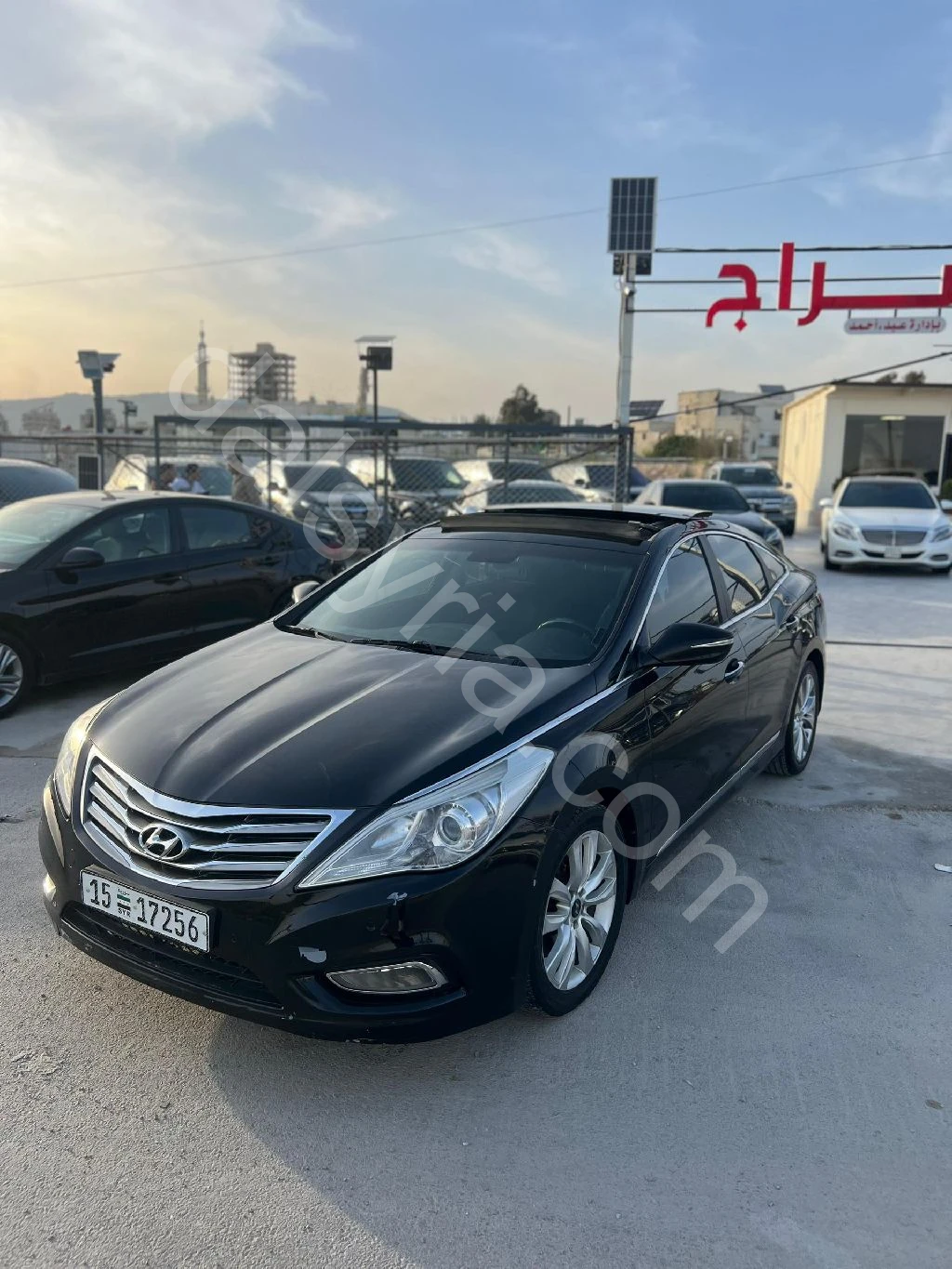 للبيع هيونداي آزيرا 2011