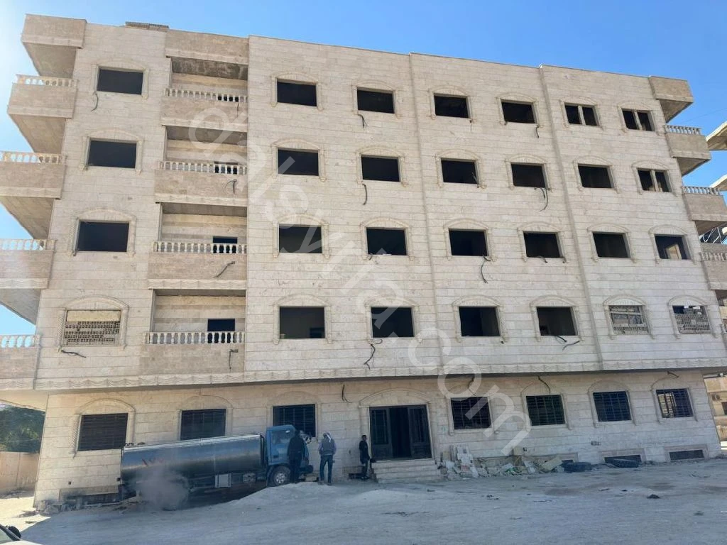 للبيع بناء 5 طوابق في أشرفية صحنايا