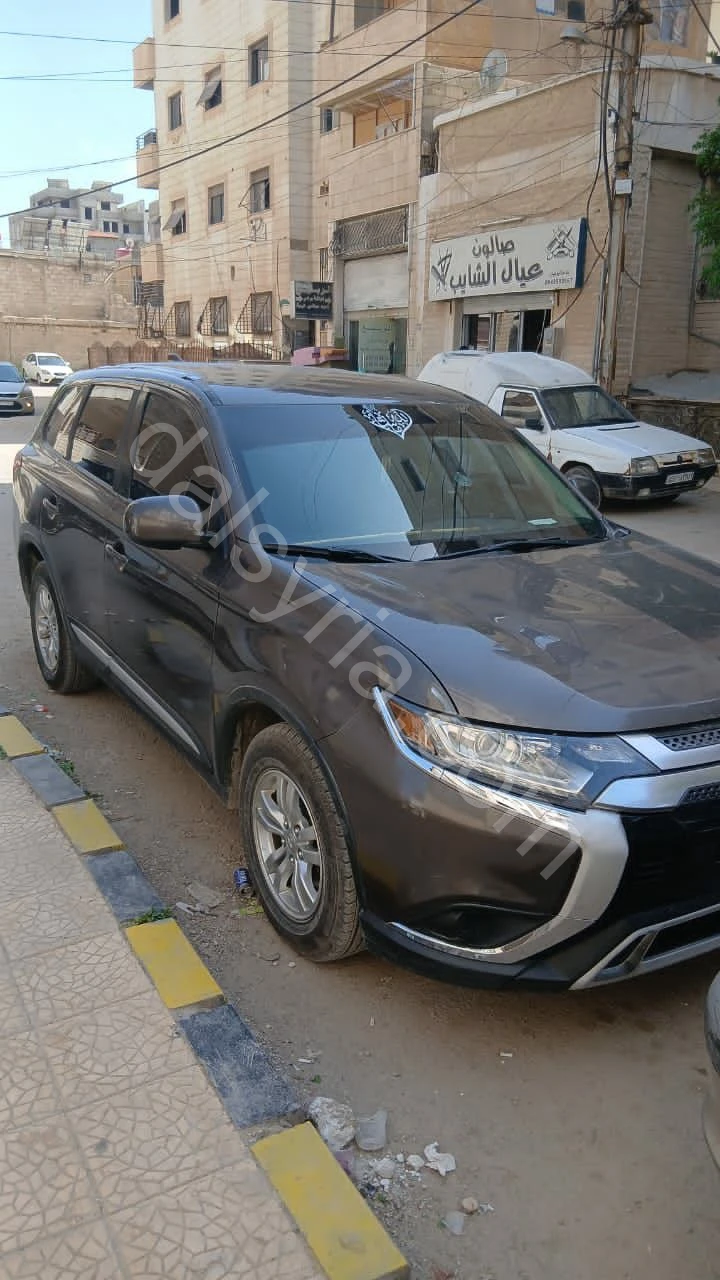 للبيع ميتسوبيشي اوتلاندر 2019