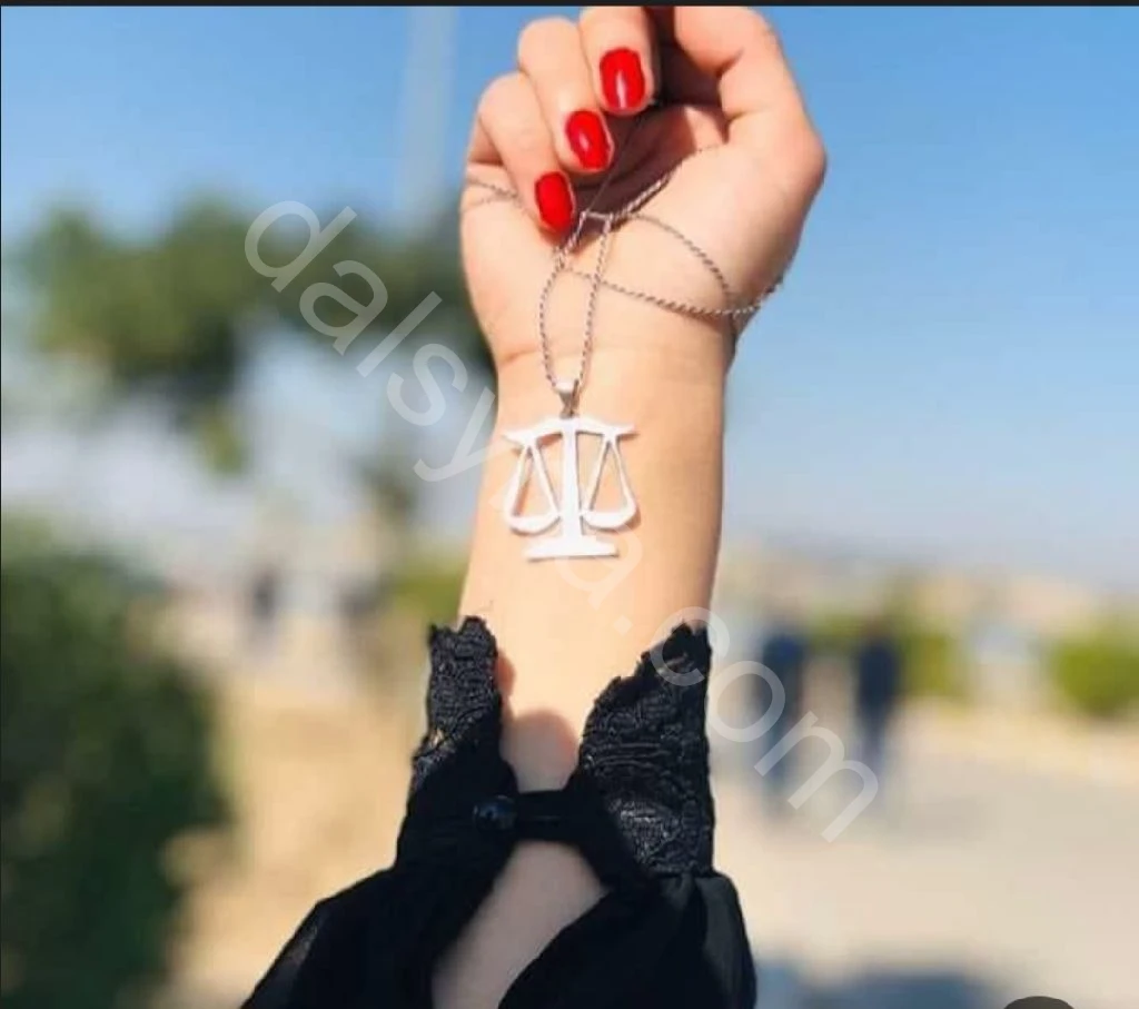 خريجة حقوق ابحث عن عمل في  منطقة صحنايا