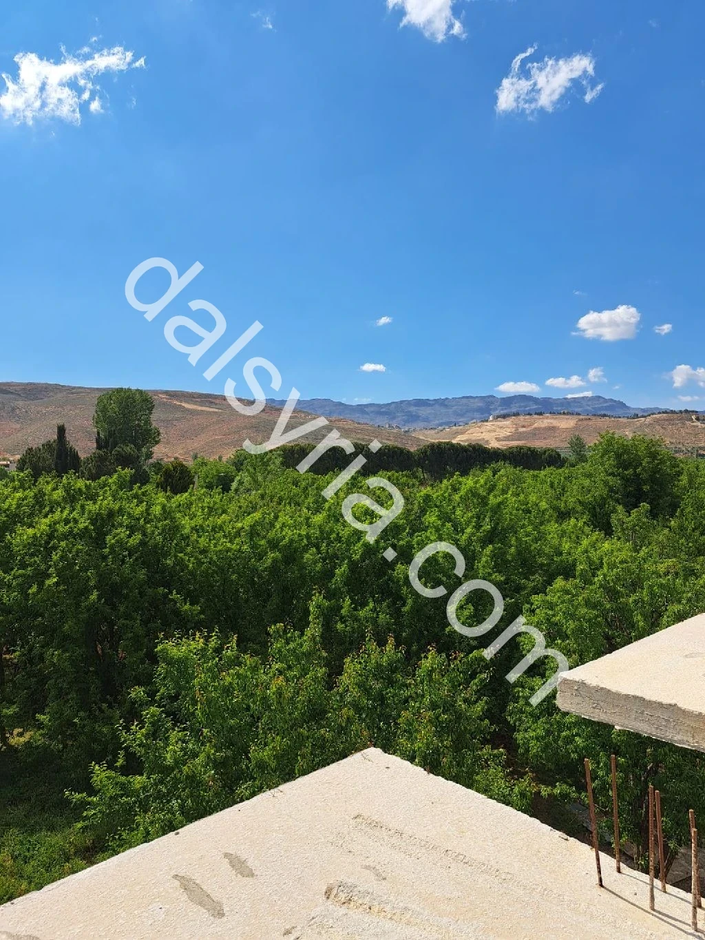 للبيع ارض 2240م + بناء 475م في الزبداني
